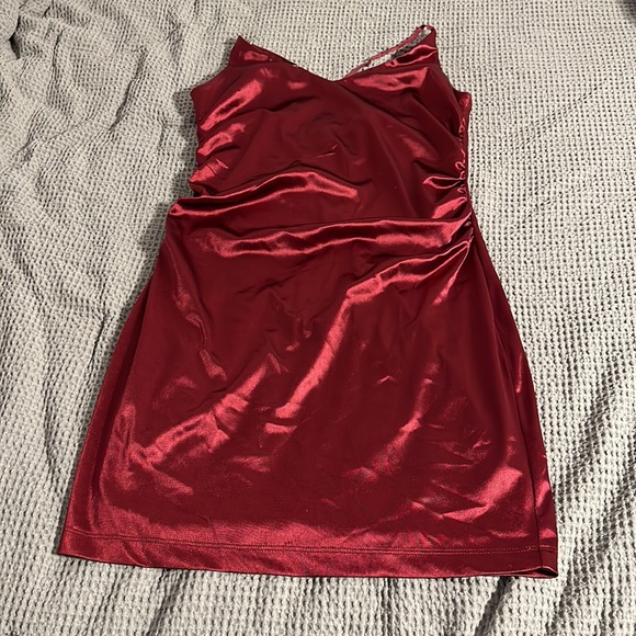 Maroon mini dress with adjustable criss cross spaghetti straps - Picture 2 of 3